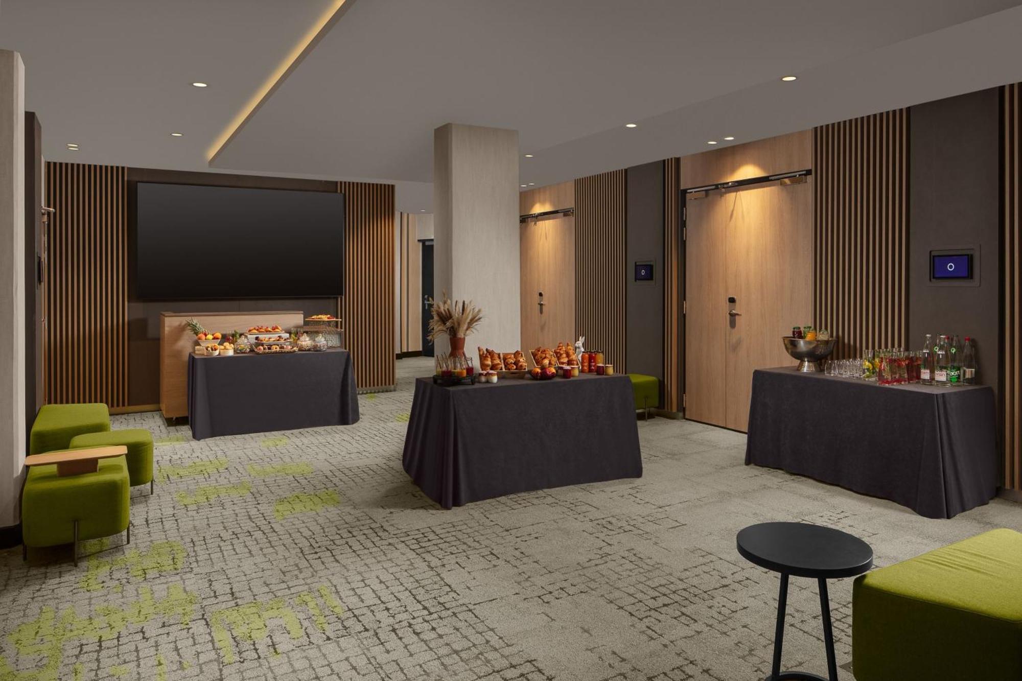 Courtyard By Marriott Paris Porte De Versailles Issy-les-Moulineaux Bagian luar foto