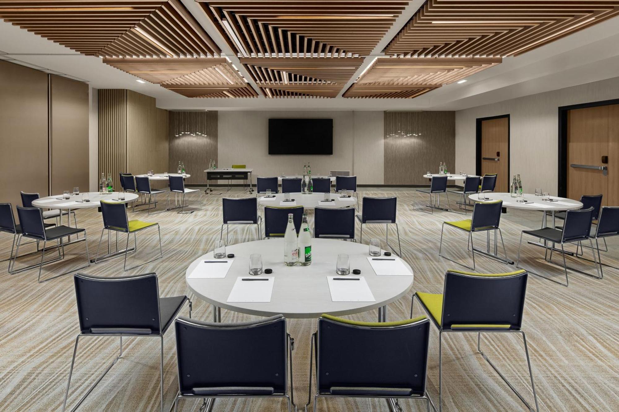 Courtyard By Marriott Paris Porte De Versailles Issy-les-Moulineaux Bagian luar foto