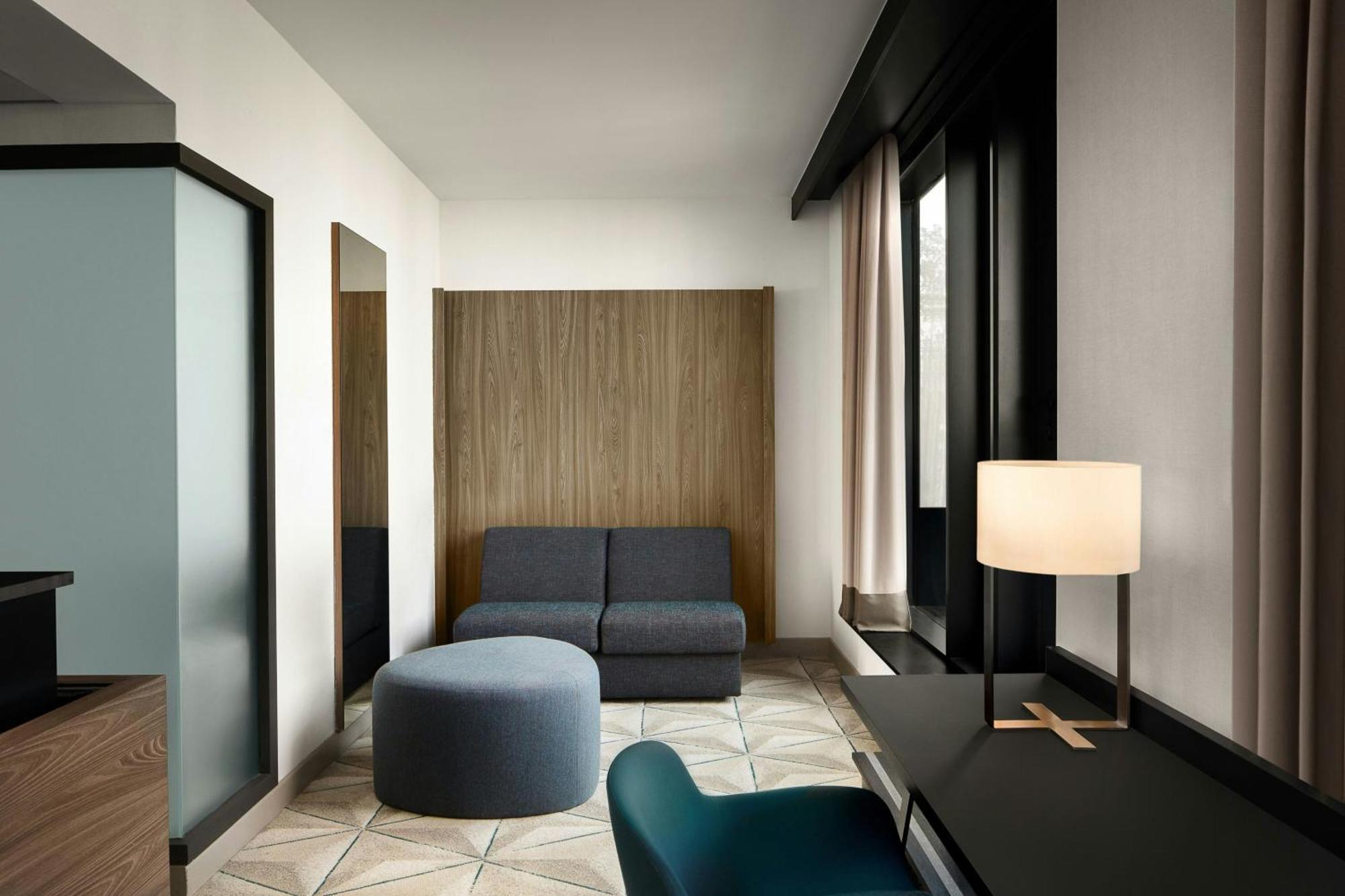 Courtyard By Marriott Paris Porte De Versailles Issy-les-Moulineaux Bagian luar foto